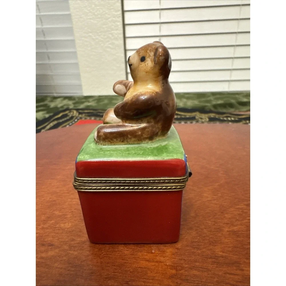 Limoges France Peint Main Signed SS Brown Teddy bear Multicolor Trinket Box EUC